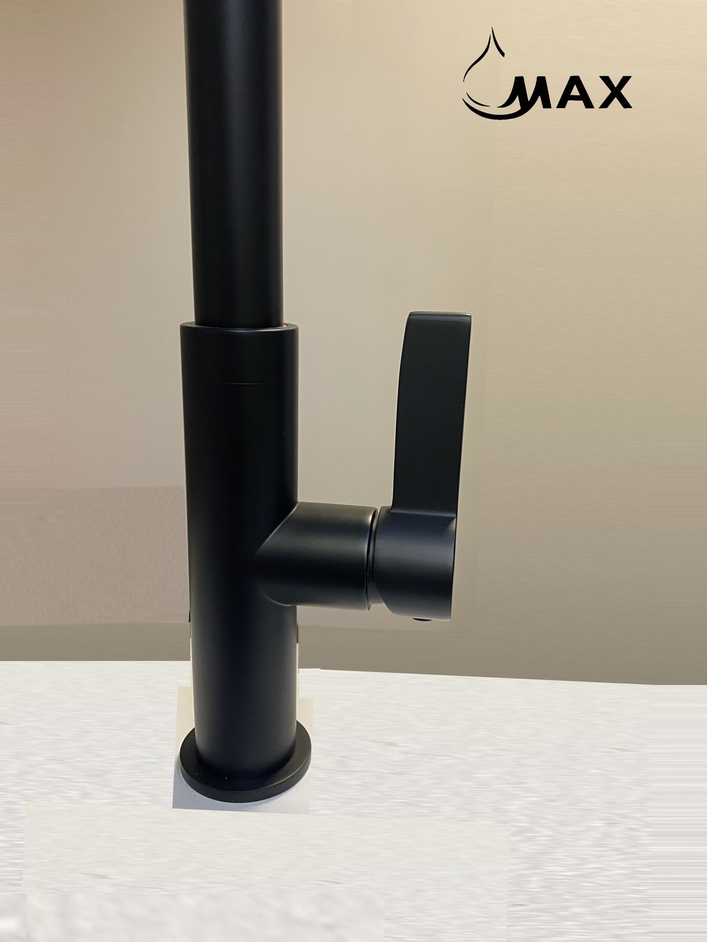 Pull-Out Kitchen Faucet Single Handle Matte Black