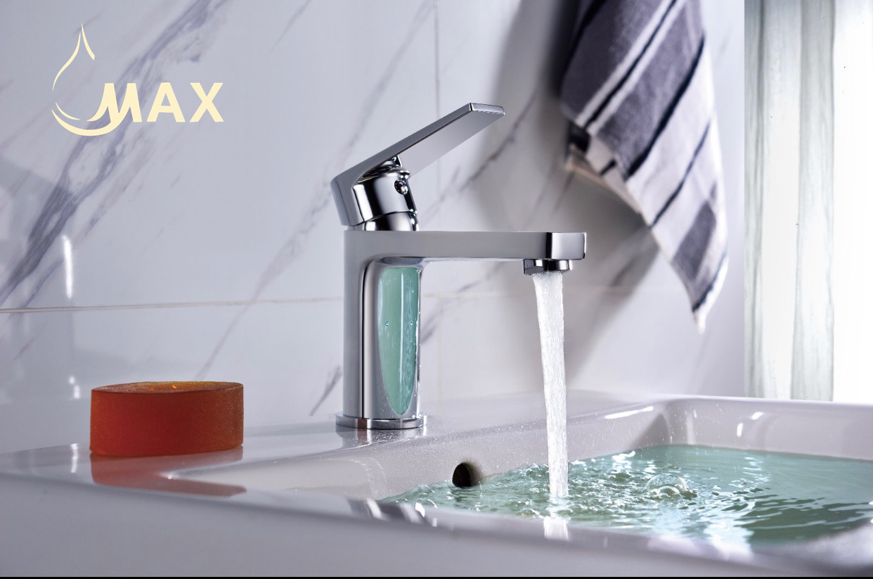 Bathroom Faucet In Chrome Finish
