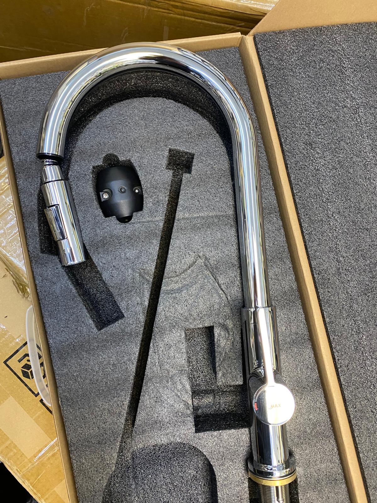 Pull-Out Kitchen Faucet – Single Handle, Chrome, 18” High-Arc