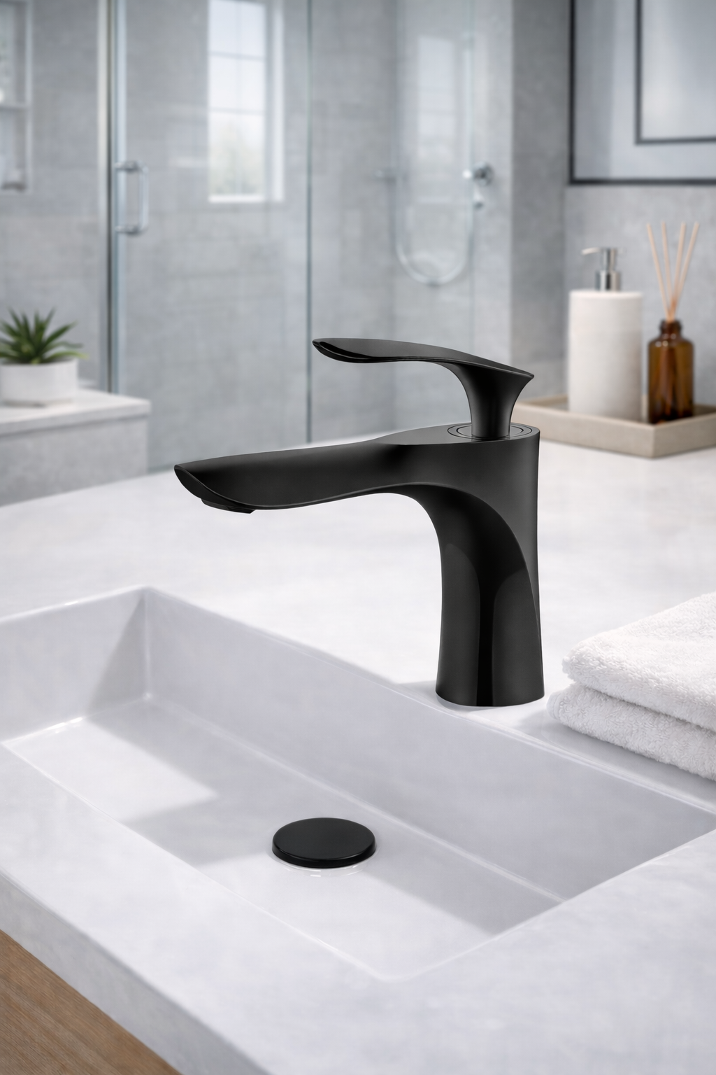 Elegance Matte Black Modern Bathroom Faucet with Single-Handle Design