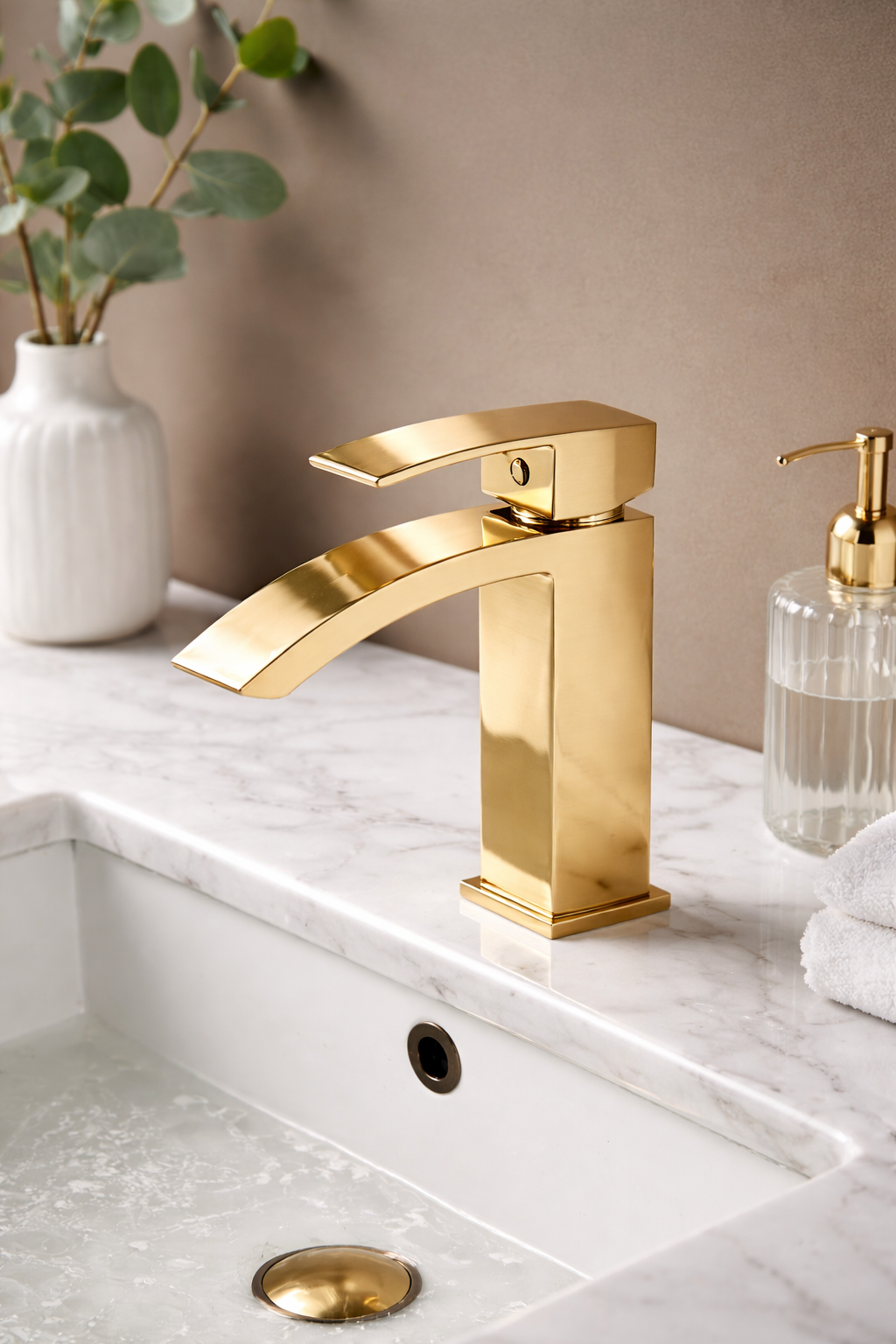 single-handle-waterfall-bathroom-faucet-shiny-gold