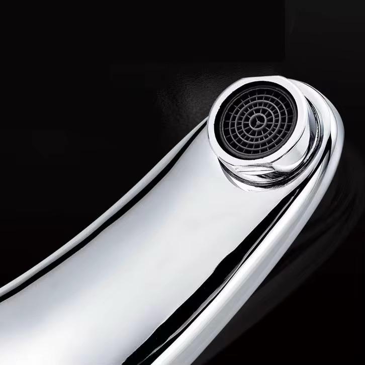 Touchless bathroom faucet features including motion sensor and thermostatic temperature control