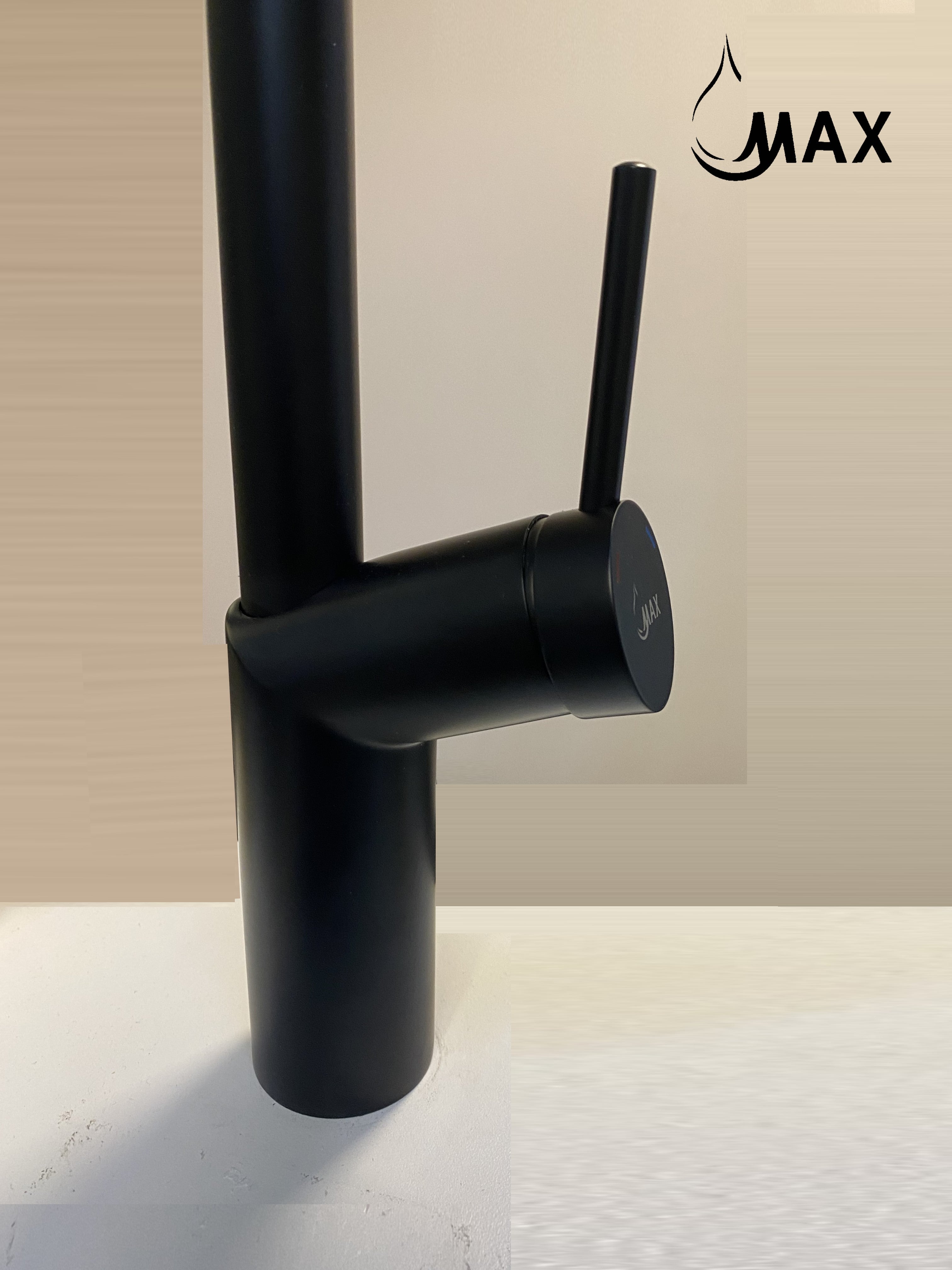 Matte black kitchen faucet with flexible hose and spray head handel